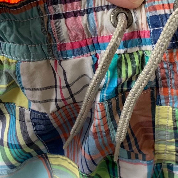 Gap Surf kids preppy multi plaid swim trunks with side and rear pockets. Size M - Picture 11 of 11